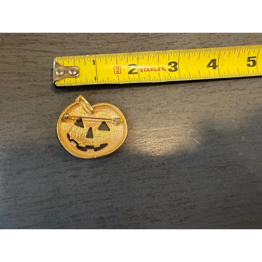 Vintage Halloween Jack O Lantern Pumpkin Brooch Orange Enamel Gold Tone Pin